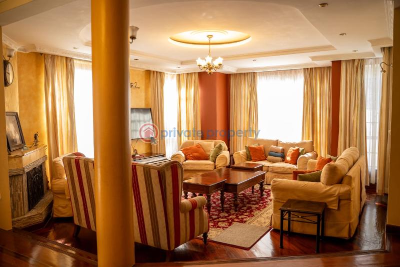 5 bedroom Townhouse For Sale Convent Drive Near Lavington Green Shopping Mall. Nairobi - 0