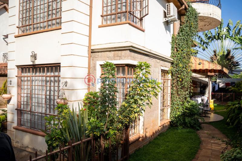 5 bedroom Townhouse For Sale Convent Drive Near Lavington Green Shopping Mall. Nairobi - 1