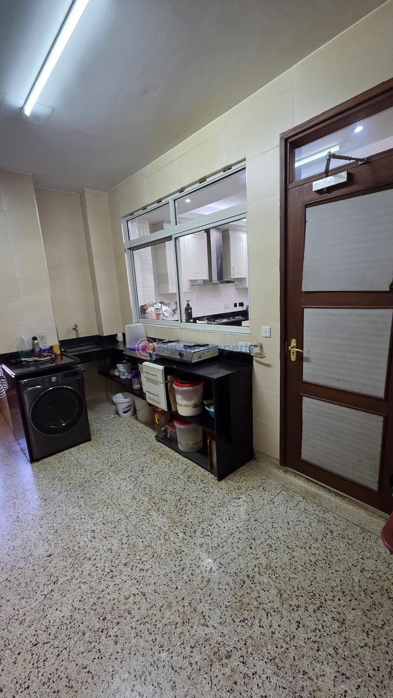 4 bedroom Apartment For Sale Batu Batu Road Parklands Nairobi - 2