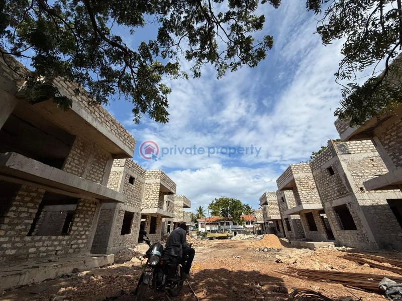 4 bedroom Semi detached Duplex For Sale Greenwood Drive Nyali Mkomani Mombasa - 2