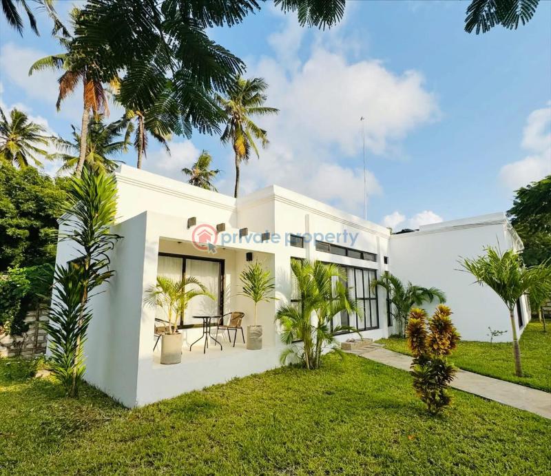 3 bedroom Detached Bungalow For Sale Jacaranda Beach. Watamu Kilifi - 1