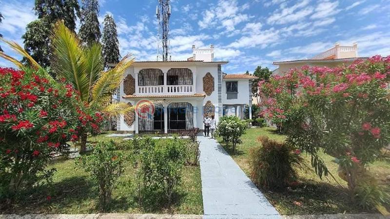 4 bedroom House For Sale Links Garden Nyali Mombasa  - 0