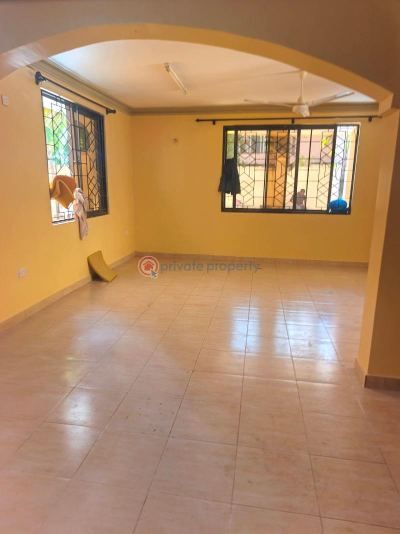 4 bedroom Detached Duplex For Rent Beach Road Nyali Mombasa  - 3