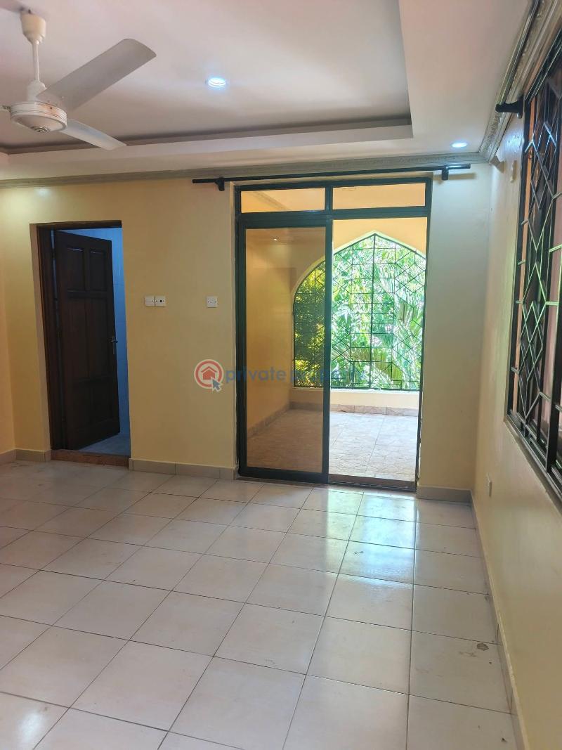 4 bedroom Detached Duplex For Rent Beach Road Nyali Mombasa  - 8