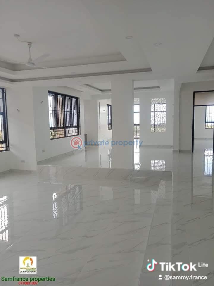 4 bedroom Apartment For Sale Parklane Near Nyali Police Mombasa - 1