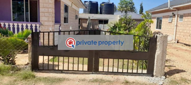 3 bedroom Detached Bungalow For Sale  kilifi Malindi Road Tezo Kilifi - 0