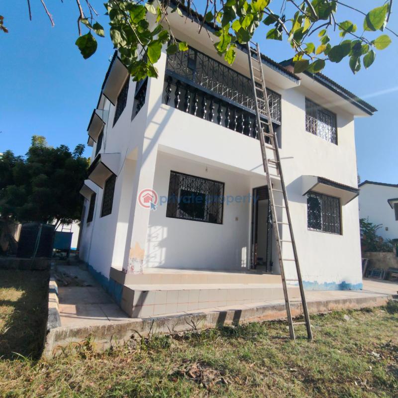 3 bedroom Semi detached Duplex For Rent Shanzu Water Shanzu Mombasa - 1