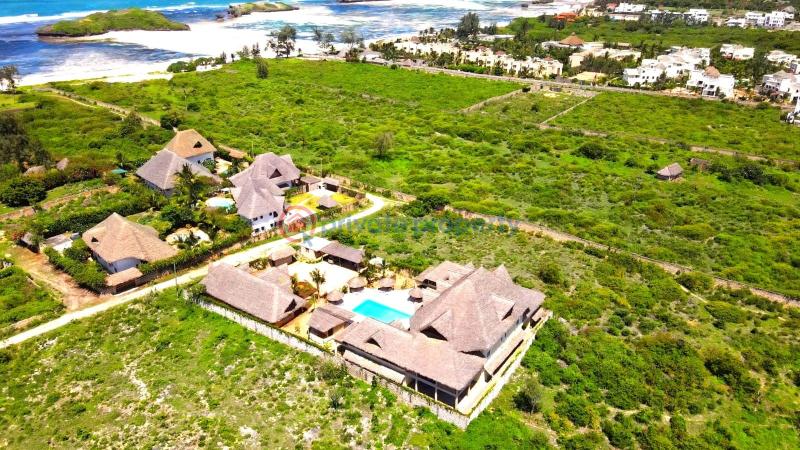 8 bedroom House For Sale Ocean Front Watamu Kilifi - 23
