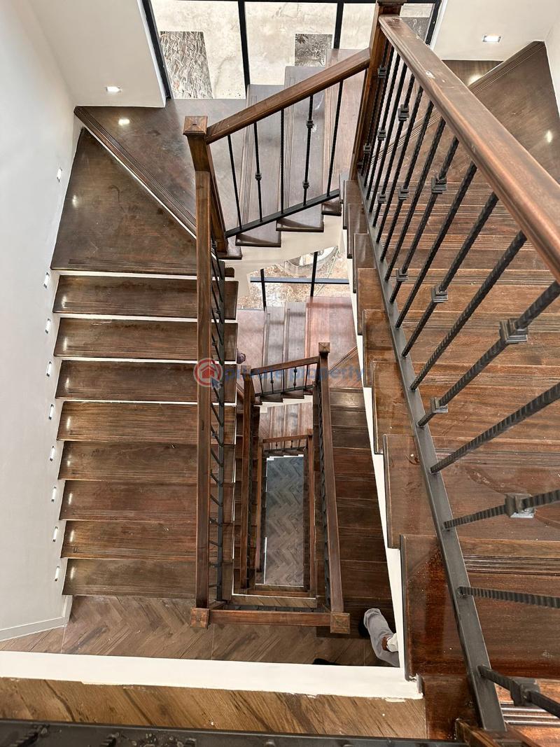 5 bedroom Townhouse For Sale Lavington Nairobi - 0