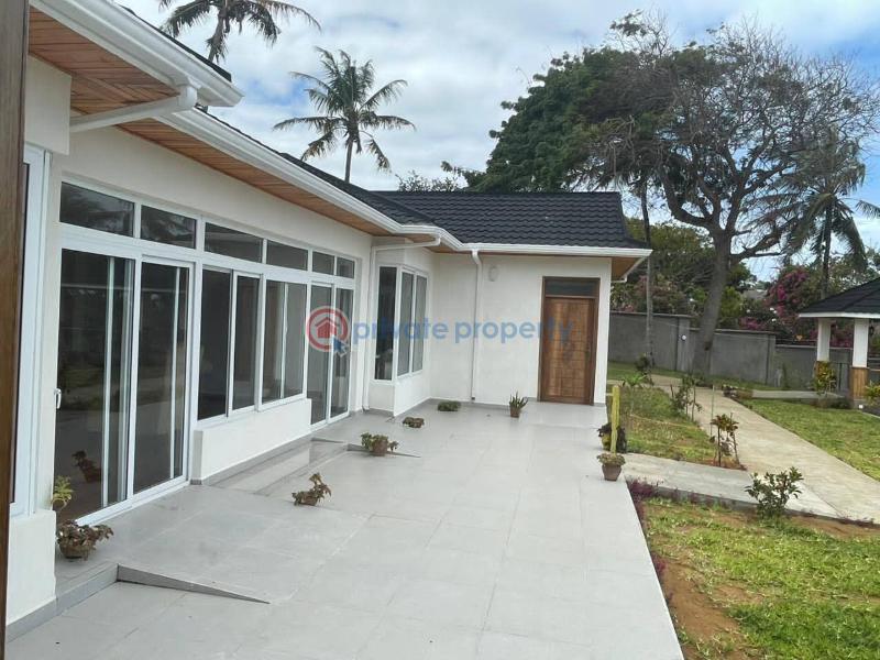 6 bedroom House For Sale Kilifi ,bofa Beach Area Mnarani Kilifi - 1