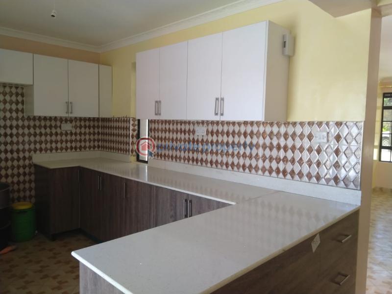 4 bedroom House For Sale Close To The Tarmac Road Ongata Rongai Kajiado - 11