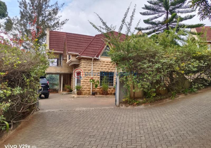 5 bedroom Townhouse For Sale Lavington Nairobi - 1