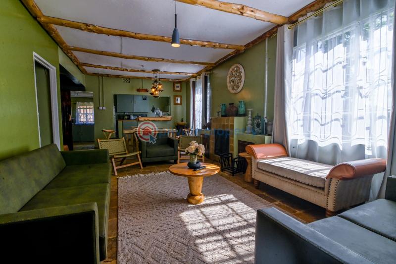 5 bedroom Apartment Short let Meru Near Meru National Park Timau Meru - 0