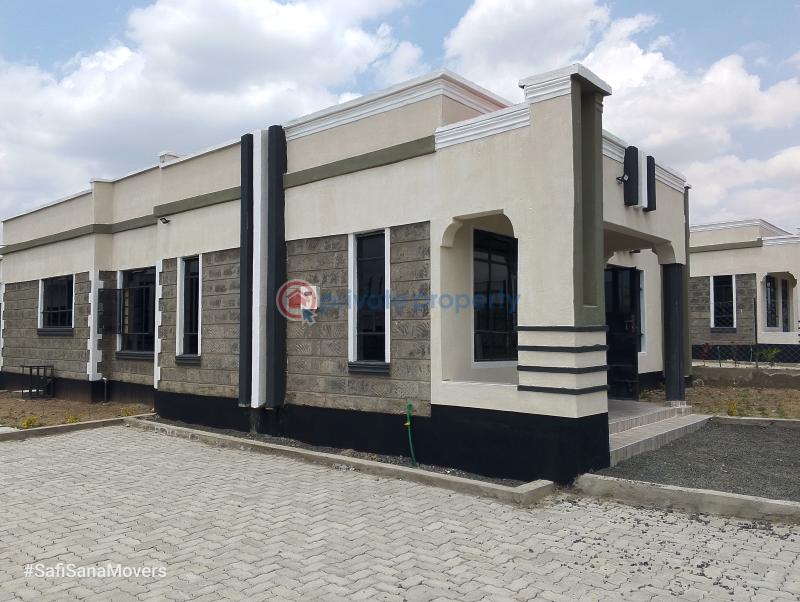 3 bedroom Semi detached Bungalow For Sale Acacia Feeder Road Kitengela Kajiado - 1