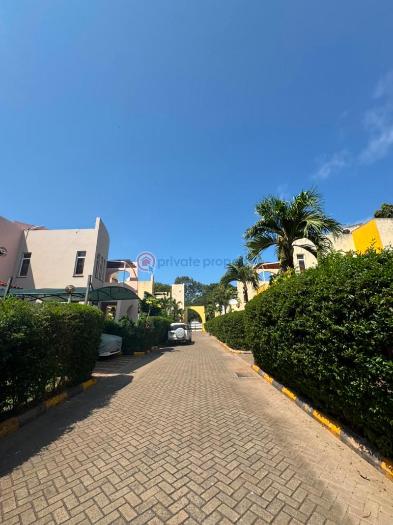 4 bedroom House For Rent Links Road Nyali Mombasa  - 1