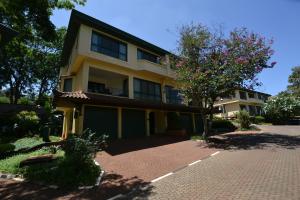 3 bedroom Townhouse For Sale Kyuna Road westlands Nairobi