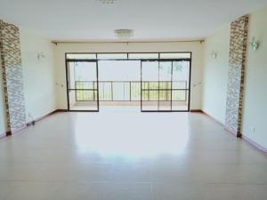 4 bedroom Apartment For Sale Near Kileleshwa Police Station. Nairobi