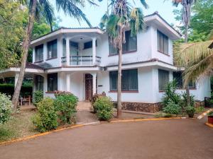4 bedroom House For Sale Nyali Mombasa 