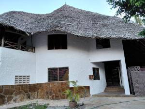 4 bedroom House For Sale Ocean Front Watamu Kilifi