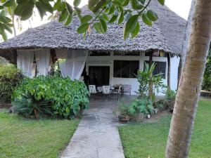 4 bedroom House For Sale Jacaranda Beach. Watamu Kilifi