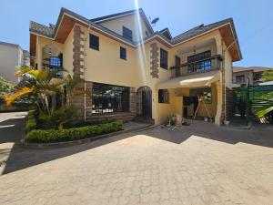5 bedroom Townhouse For Rent Lavington Nairobi