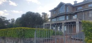 6 bedroom House For Sale Kerarapon. Ngong Kajiado