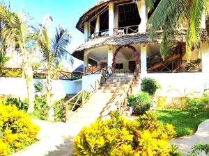 6 bedroom House For Sale Ocean Front Watamu Kilifi