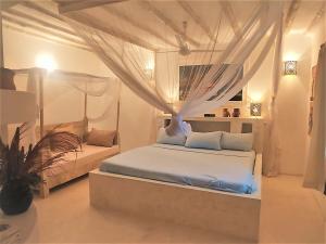 6 bedroom House For Sale Ocean Front Watamu Kilifi