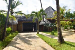 6 bedroom House Short let Papa Remo Ocean Front Watamu Kilifi