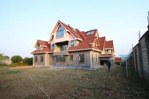 6 bedroom House For Sale Touching Kiambu Road. Runda Westlands Nairobi