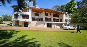 7 bedroom House For Sale New Muthaiga Nairobi