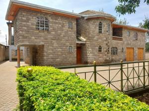 5 bedroom House For Sale Garden Estate Nairobi Central 