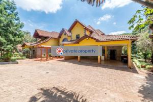 6 bedroom House For Sale Karen Nairobi