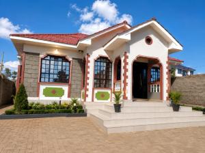 3 bedroom Townhouse For Sale Kathangi Estate, Kenol murang'a County. Makuyu Muranga