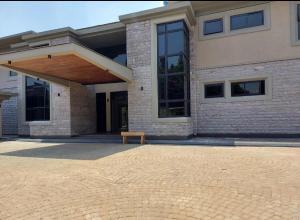 5 bedroom House For Sale Old Muthaiga Nairobi