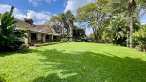 5 bedroom Detached Bungalow For Rent Spring Valley Nairobi