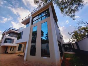 5 bedroom House For Sale Lavington Nairobi
