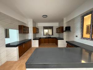 4 bedroom Apartment For Sale Kizingo Ganjoni Mombasa