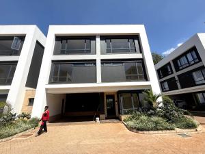 5 bedroom House For Sale Kyuna. Westlands Nairobi