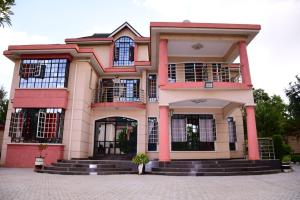 5 bedroom House For Sale Thome. Garden Estate Nairobi Central 