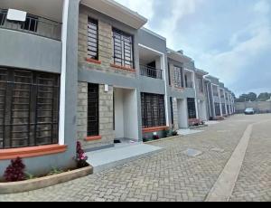 4 bedroom House For Sale Less Than A Kilometer From The Tarmac Road Kikuyu Kiambu