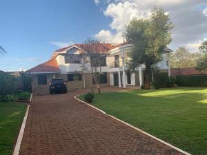 4 bedroom House For Sale Karen Nairobi