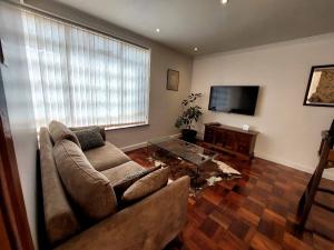 1 bedroom Apartment For Rent Riverside Drive westlands. Nairobi
